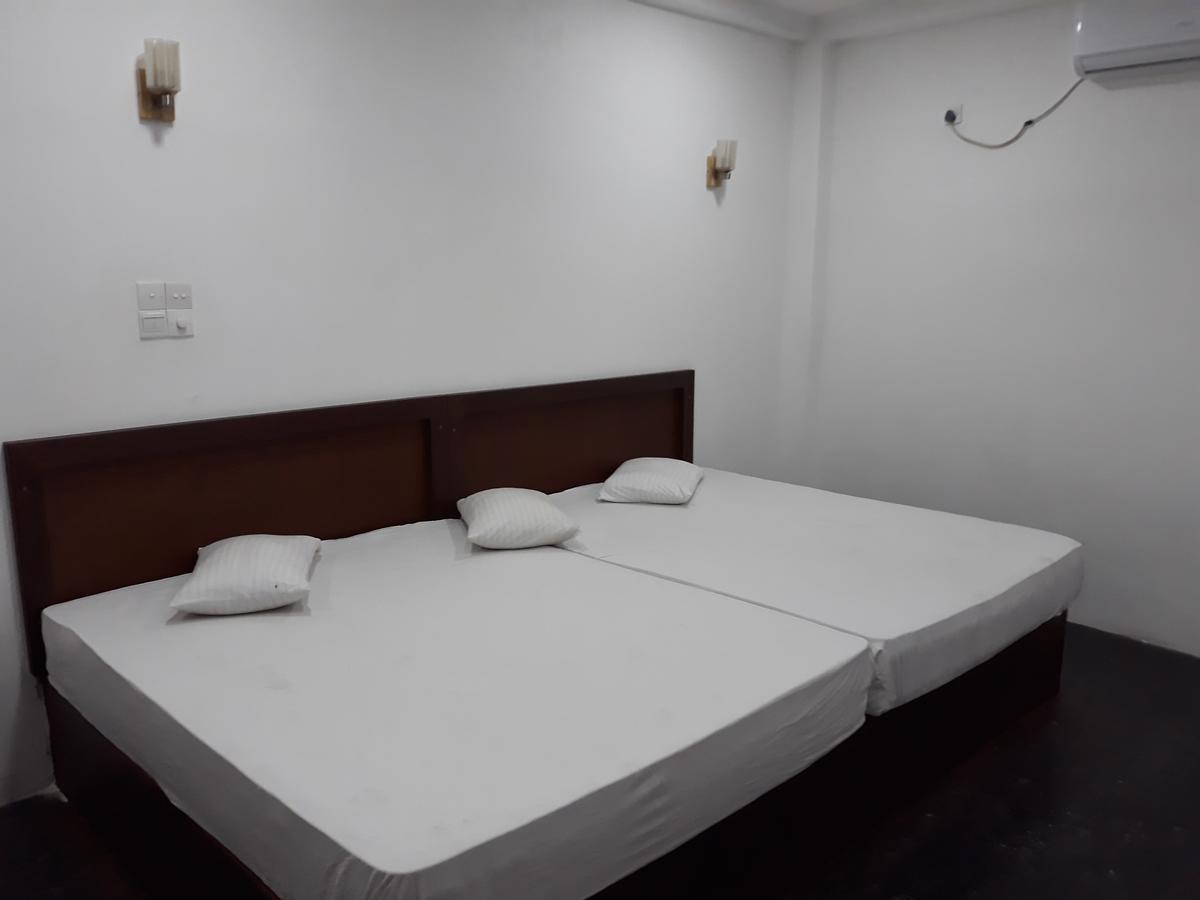 קיריבת'גודה The Kingston Hotel מראה חיצוני תמונה